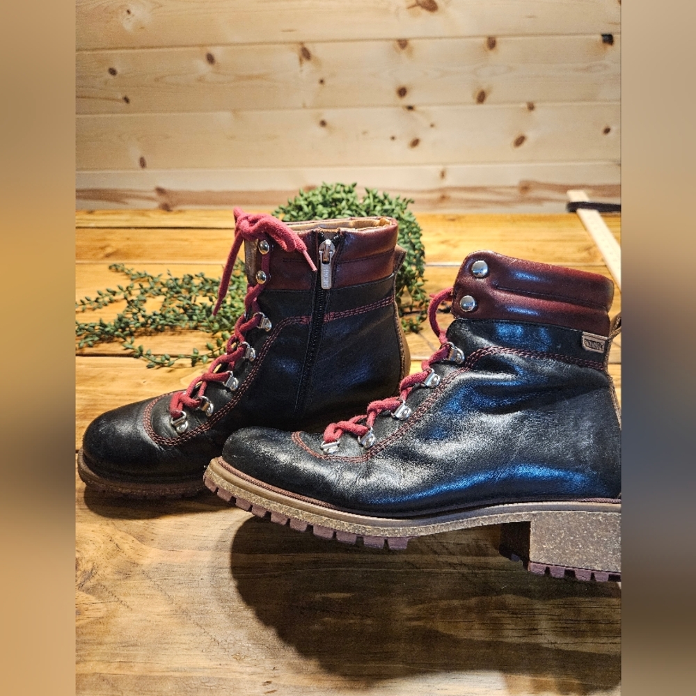 Pikolinos Aspe Black and Red Leather Boots Size 8